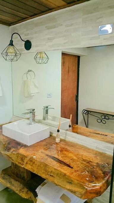 Chale Com Vidros E Hidromassagem Villa Sao Bento do Sapucai Exterior photo